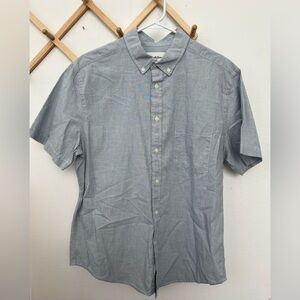 Men’s short-sleeve button down shirt